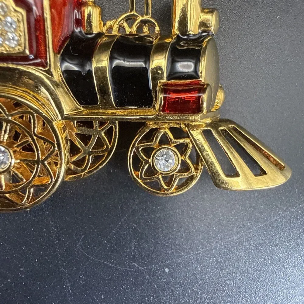 VINTAGE Avon Smithsonian Enamel Rhinestone Accent Train Pin Brooch